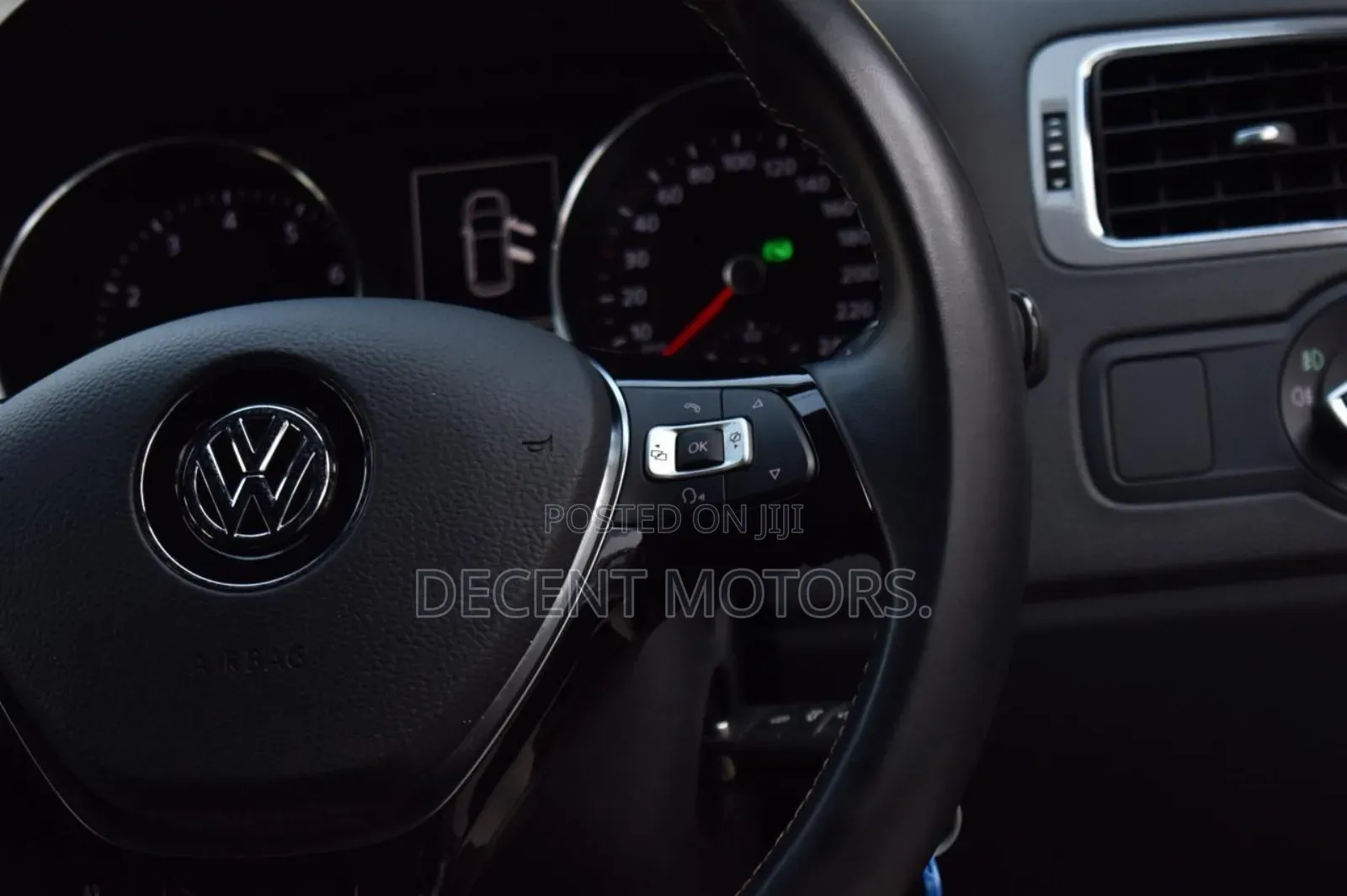 Volkswagen Polo 2018 Gold