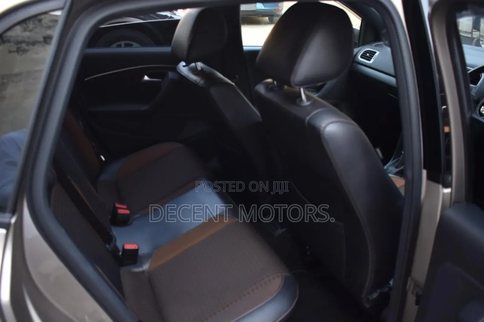Volkswagen Polo 2018 Gold