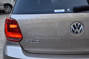 Volkswagen Polo 2018 Gold