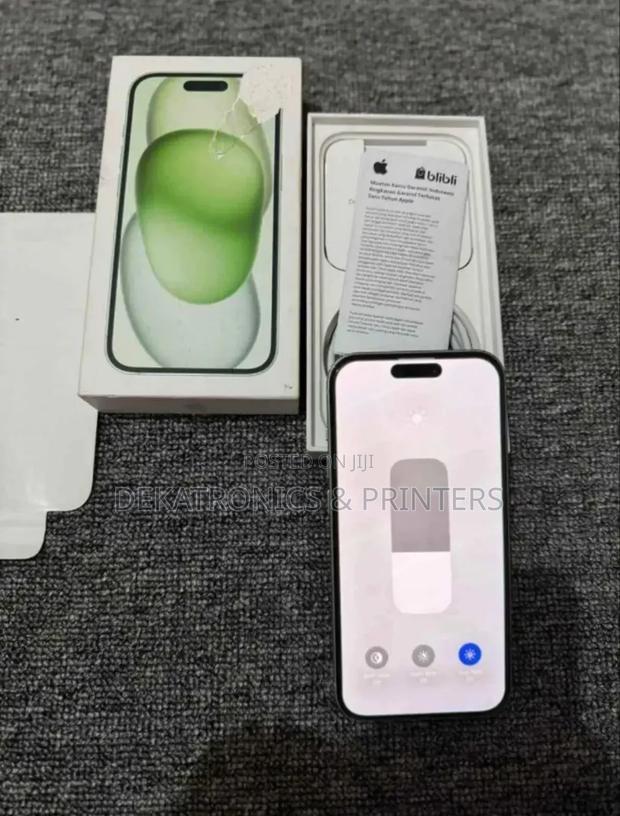 Apple iPhone 15 128 GB Pink - thumbnail 2