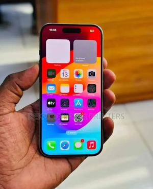 Apple iPhone 15 Pro 256 GB Gray - main view