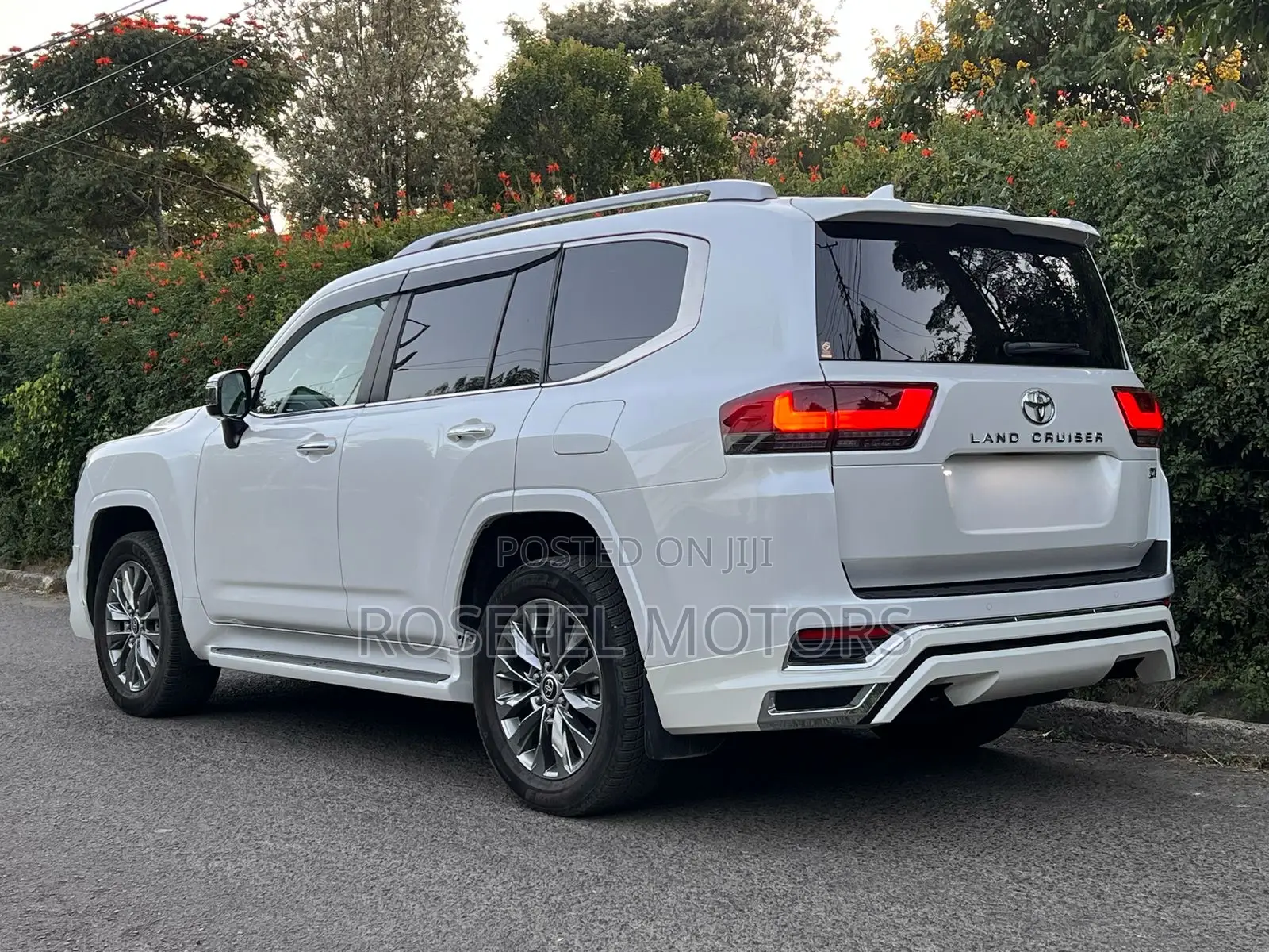 Toyota Land Cruiser 2022 Pearl
