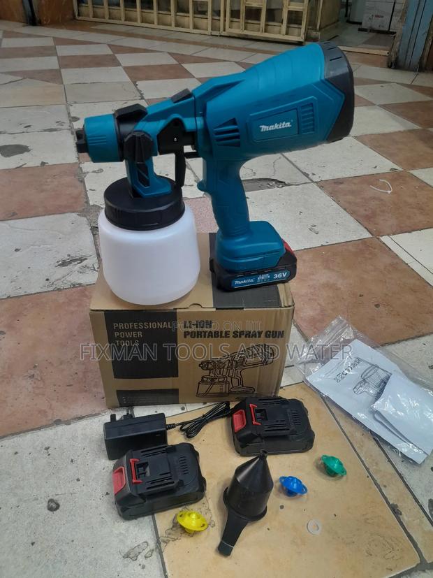 New Makita Spray Gun Cordless 2 Batteries + Charger
