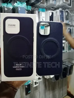 Apple 12 Pro Leather Magsafe Cover
