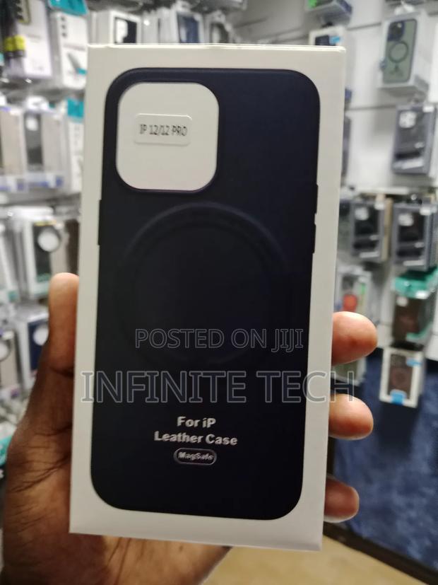 Apple 12 Pro Leather Magsafe Cover - thumbnail 3