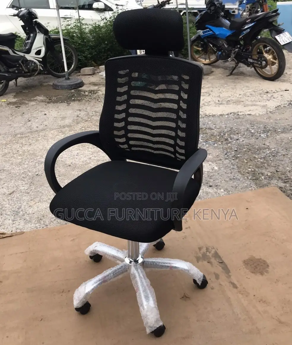 Office Chairs: Simple High Back Swivel Chair With Headrest