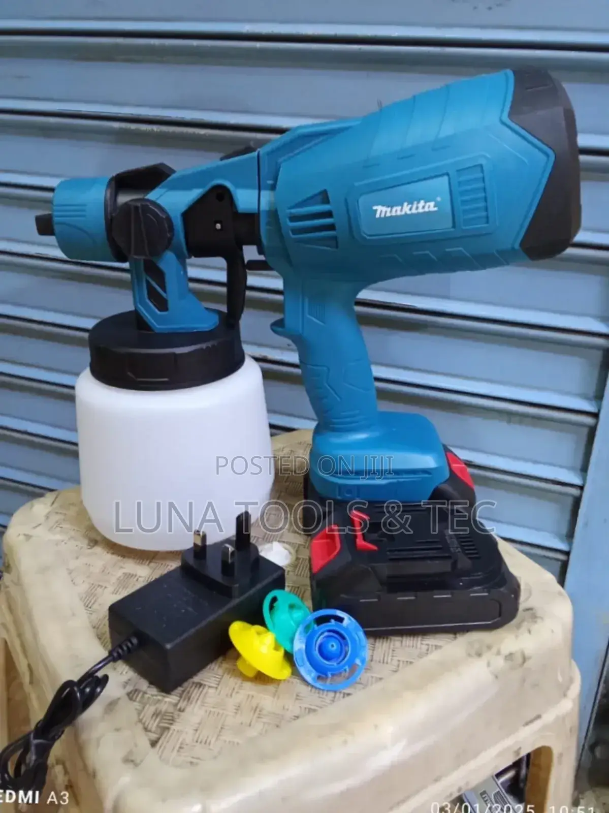 Makita 36v Li-Ion Cordless Spray Gun +Rechargeable Batteries