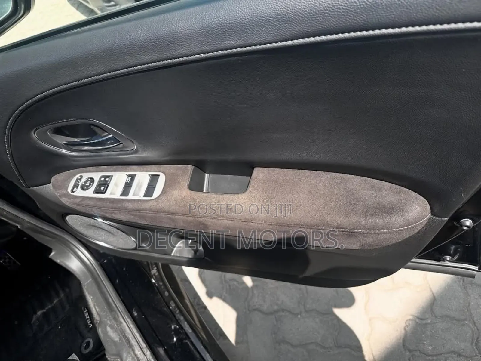 Honda Vezel 1.5 Hybrid 2WD 2019 Black