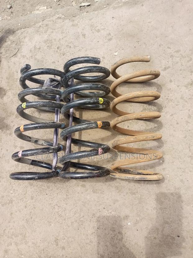 Toyota Noah / Alphard Back Springs - main view
