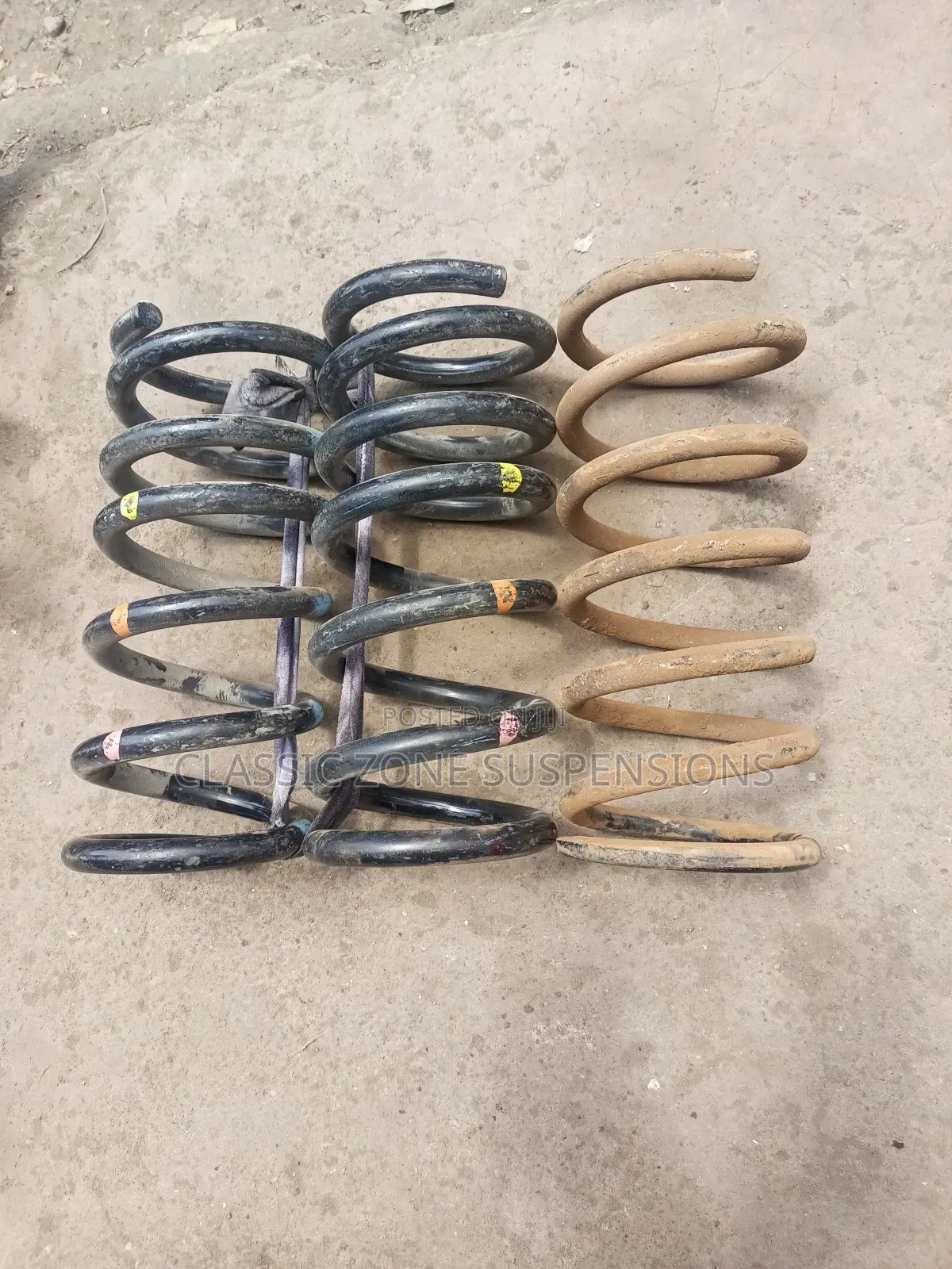 Toyota Noah / Alphard Back Springs