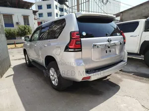 Toyota Land Cruiser Prado 2019 Silver