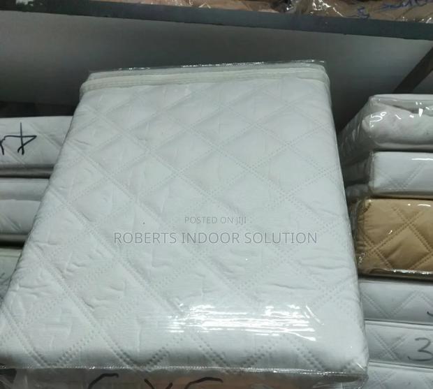 Astonishing Waterproof Mattress Protector - main view