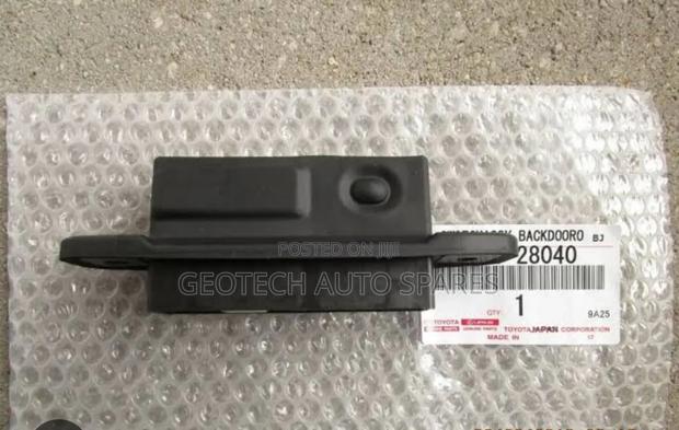 Toyota Land Cruiser V8 Boot Switch - main view