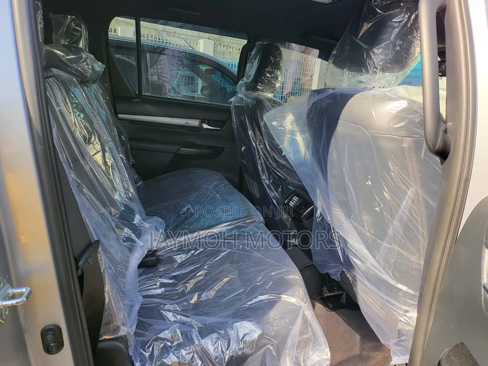 Toyota Hilux 2023 Silver