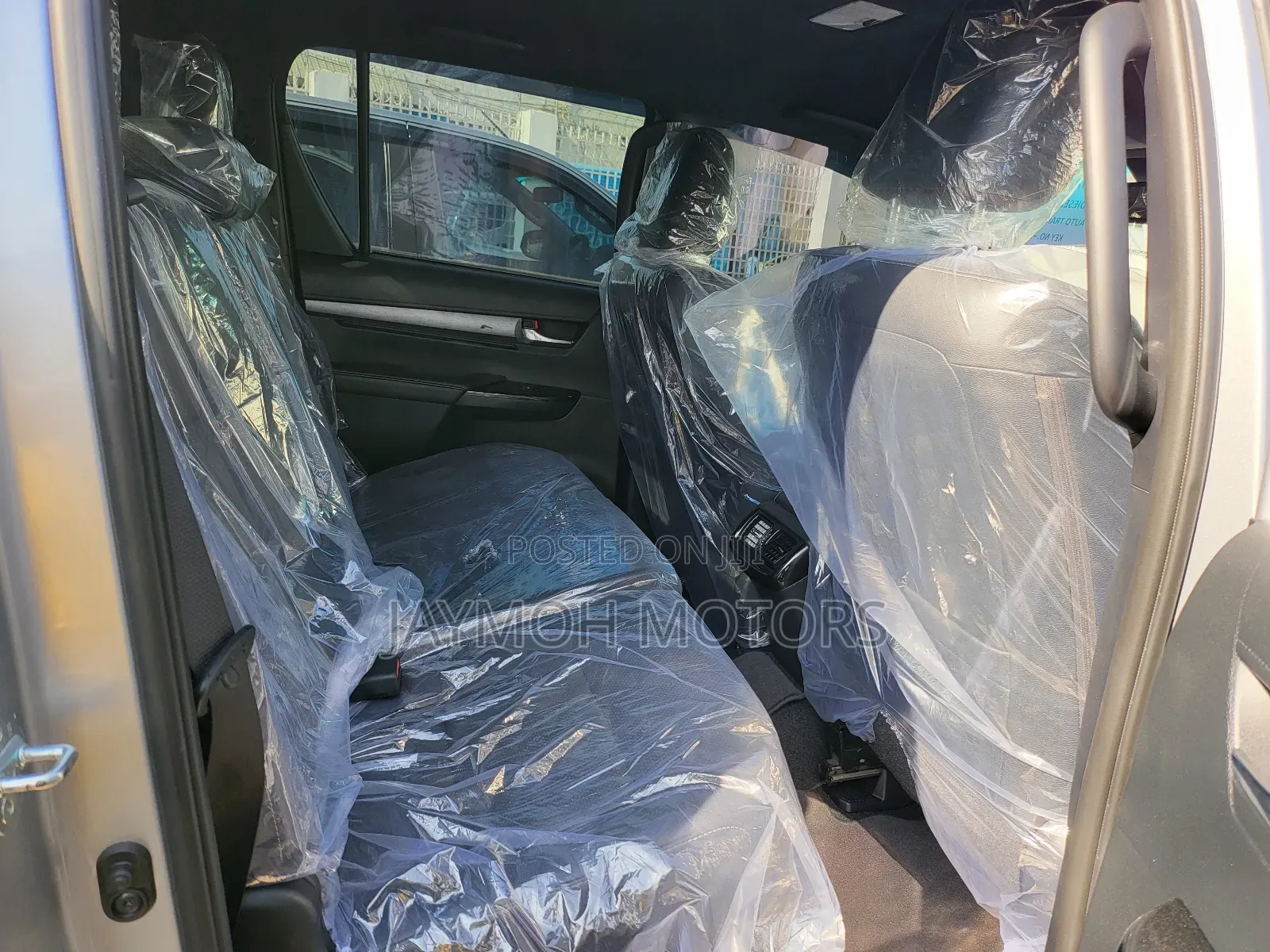 Toyota Hilux 2023 Silver