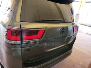 Toyota Land Cruiser 2021 Green