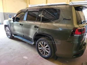 Toyota Land Cruiser 2021 Green