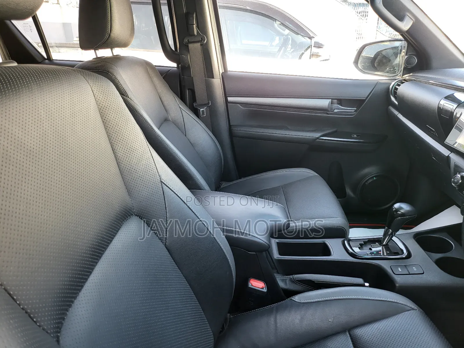 Toyota Hilux 2019 Silver