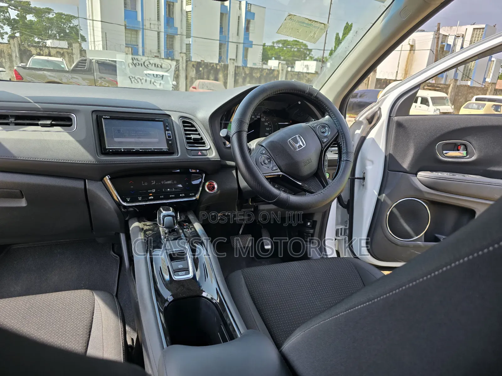 Honda Vezel 1.5 Hybrid 2WD 2018 White