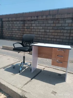 Strong Office Desk 0.9m With Mesh Chair Wq4dx
