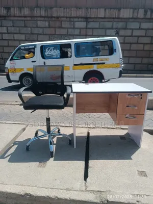 Modern 0.9m Office Desk With Mesh Chair Rf3wq