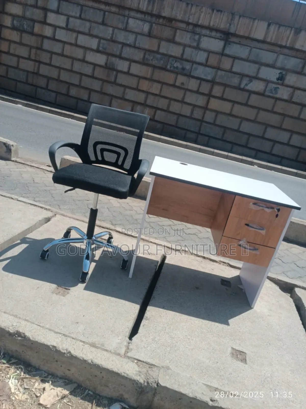 Vintage White 0.9m Office Desk With Mesh Chair Wq8kj