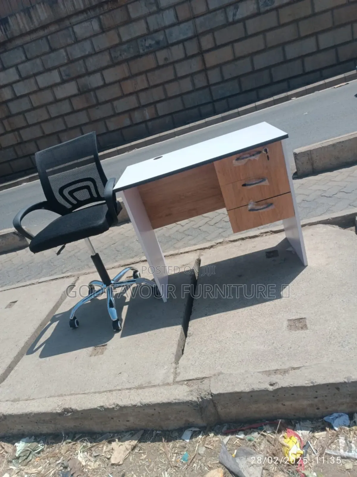 0.9m Modern Office Desk With Mesh Chair Kh6tf