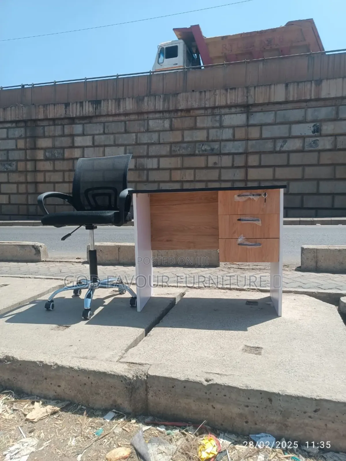 Unique Modern 0.9m Office Desk With Mesh Chair Qj4rk