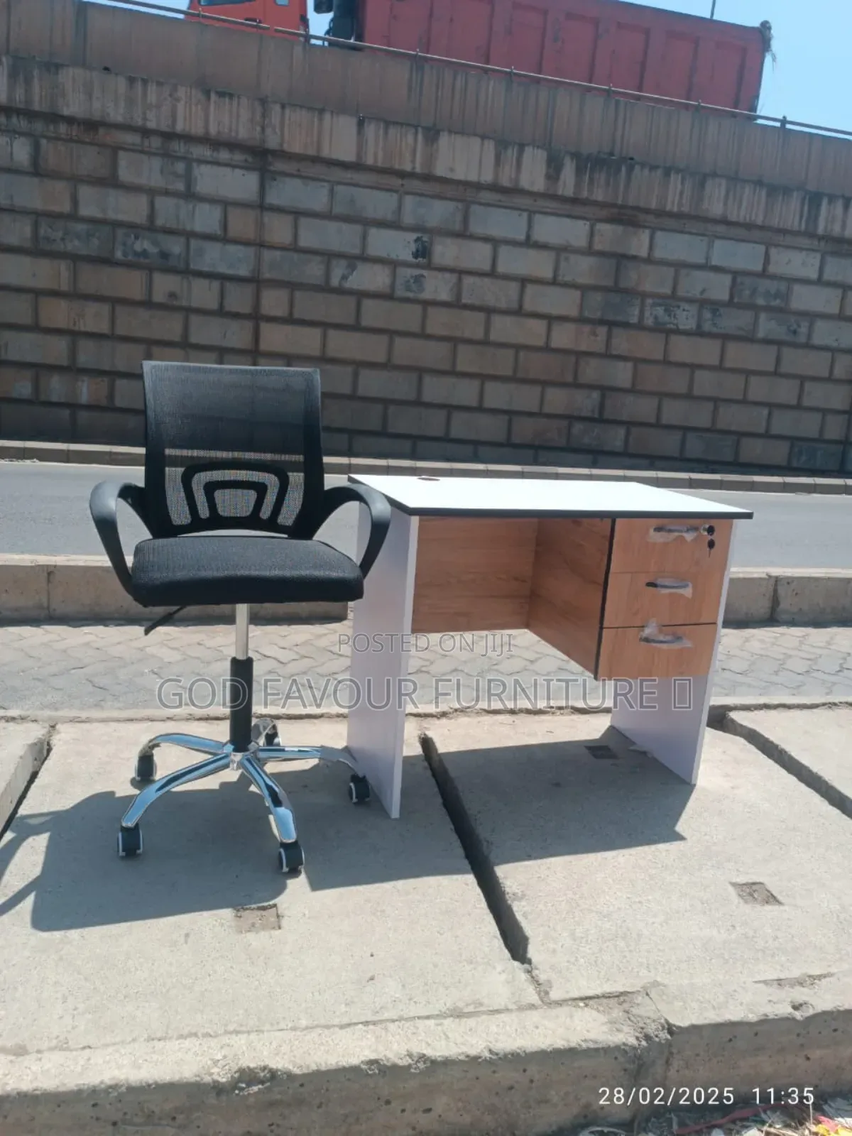 0.9m White Modern Office Desk With Mesh Chair Bf4wz