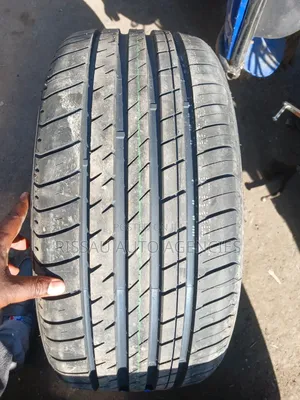 225/45 R 17 Winda Low Profile Tyres Made in China.