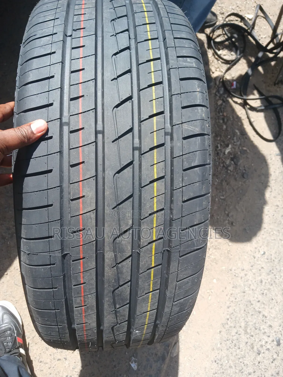 245/40 R 20 Bearway Low Profile Tyres Made in China.
