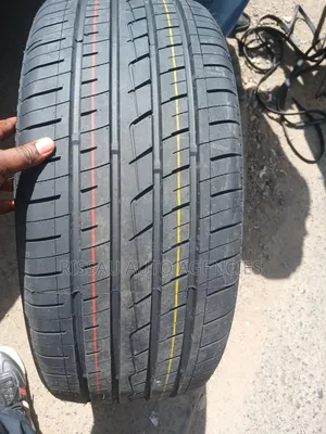 245/40 R 20 Bearway Low Profile Tyres Made in China.