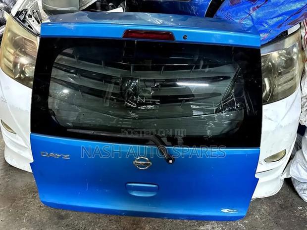 Nissan Dayz Tailgate - main view