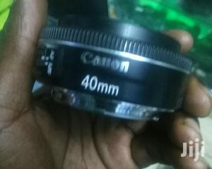 Canon 40mm F2.8 Lens for Blurring Background