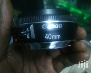 Canon 40mm F2.8 Lens for Blurring Background