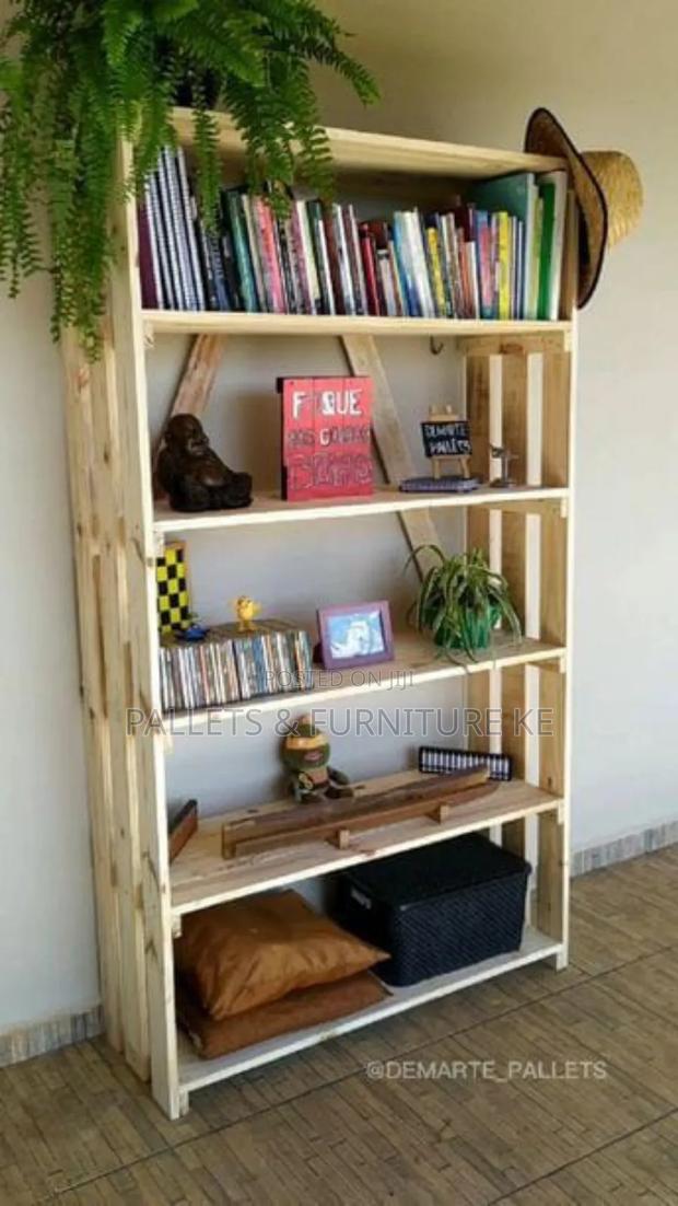 The Hearthwood Bookshelf - main view