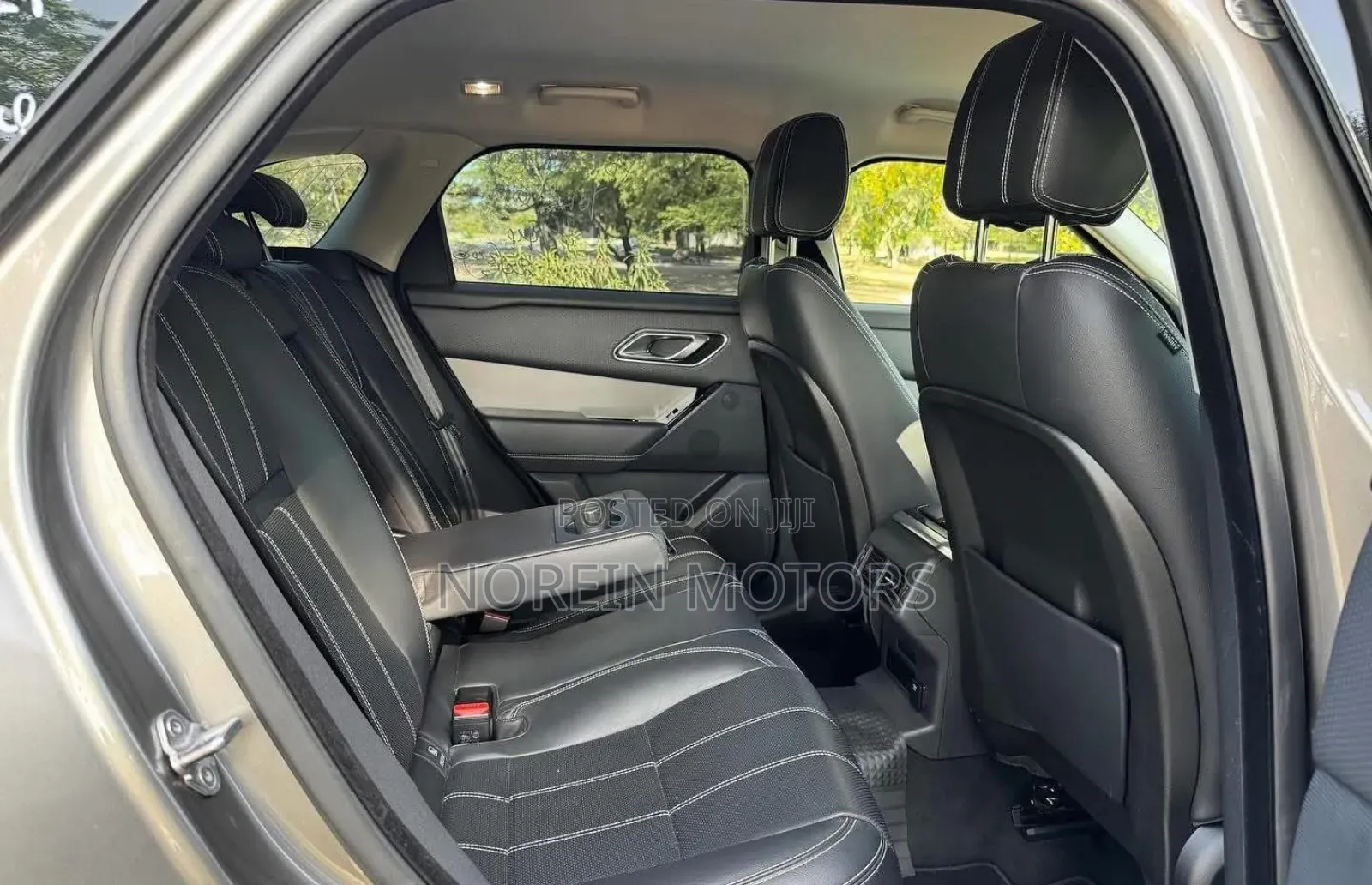 Land Rover Range Rover Velar 2020 Gold