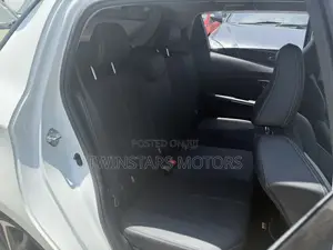 Toyota Vitz 1.5 FWD Hybrid 5dr 2018 White