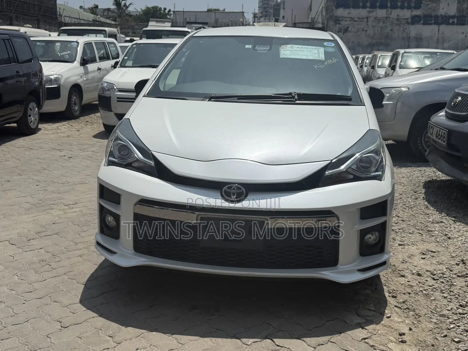 Toyota Vitz 1.5 FWD Hybrid 5dr 2018 White