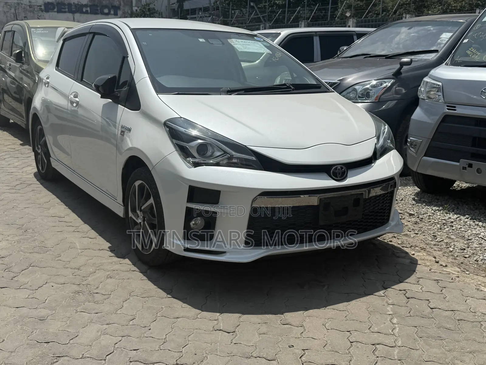 Toyota Vitz 1.5 FWD Hybrid 5dr 2018 White