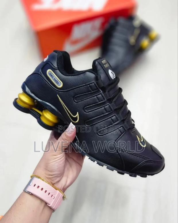 Nike Shoxs
