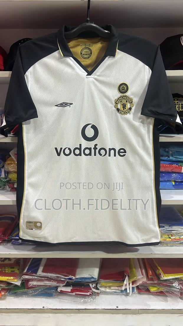 Vodafone Retro Jersey Manchester United