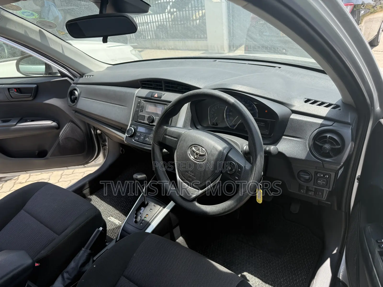 Toyota Corolla Fielder 1.5 Hybrid FWD 2019 Silver