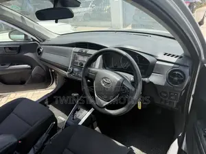 Toyota Corolla Fielder 1.5 Hybrid FWD 2019 Silver