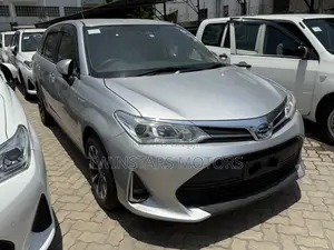 Toyota Corolla Fielder 1.5 Hybrid FWD 2019 Silver