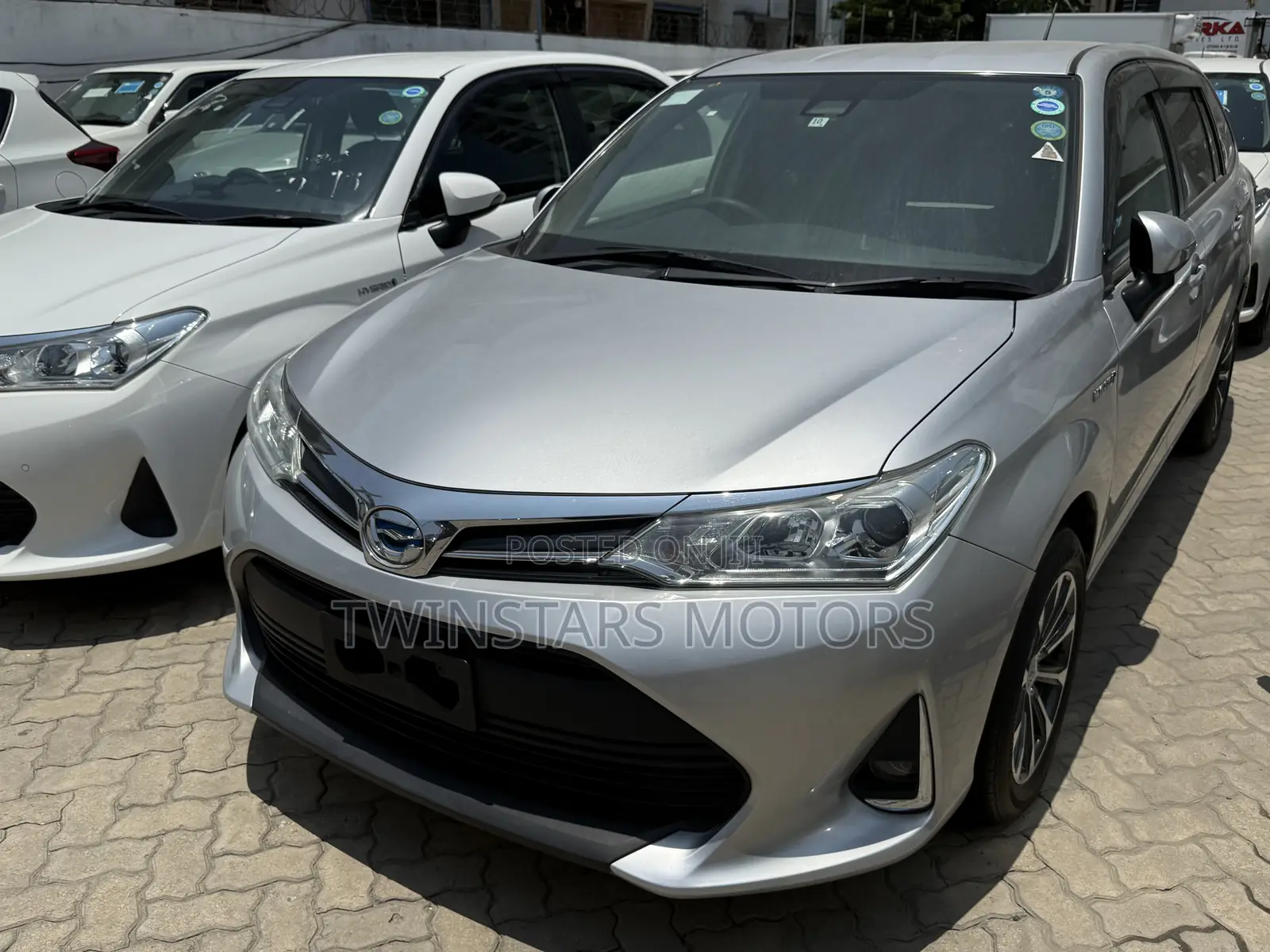 Toyota Corolla Fielder 1.5 Hybrid FWD 2019 Silver
