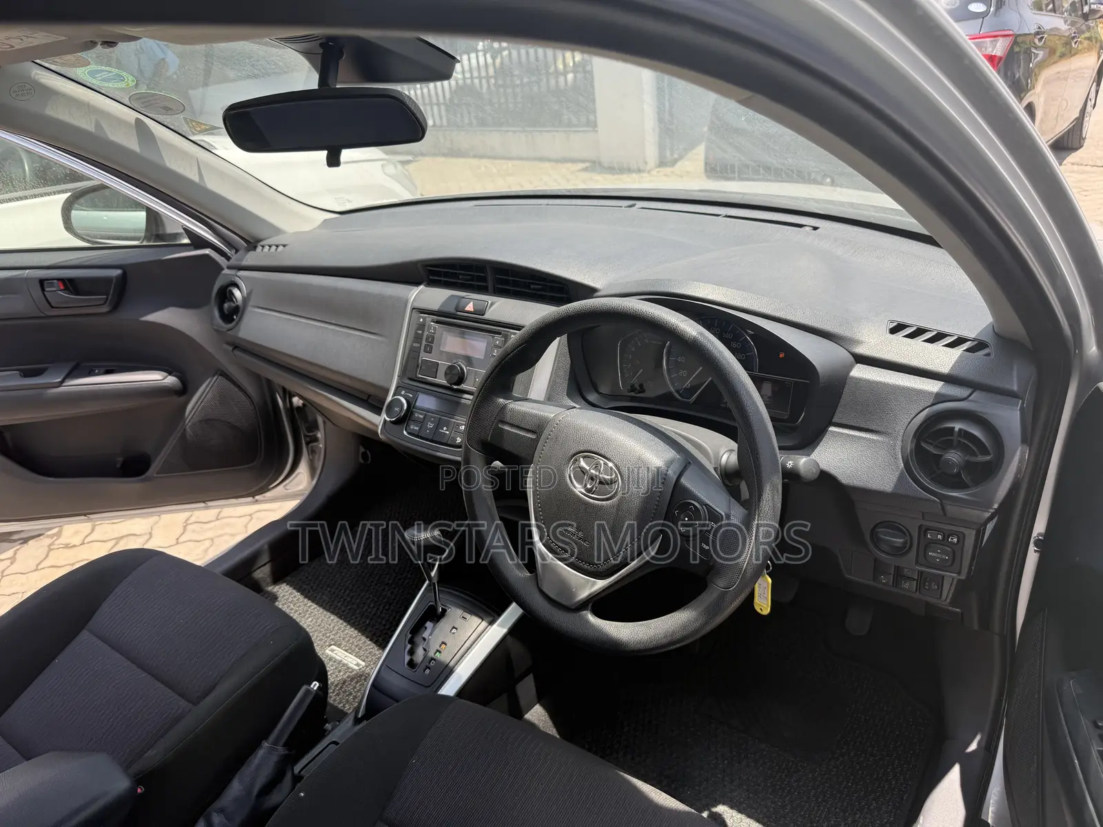 Toyota Corolla Fielder 1.5 Hybrid FWD 2019 Silver