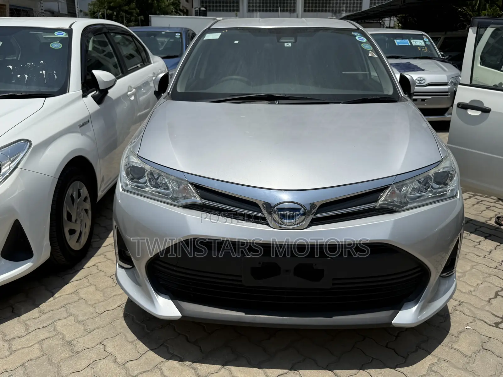 Toyota Corolla Fielder 1.5 Hybrid FWD 2019 Silver