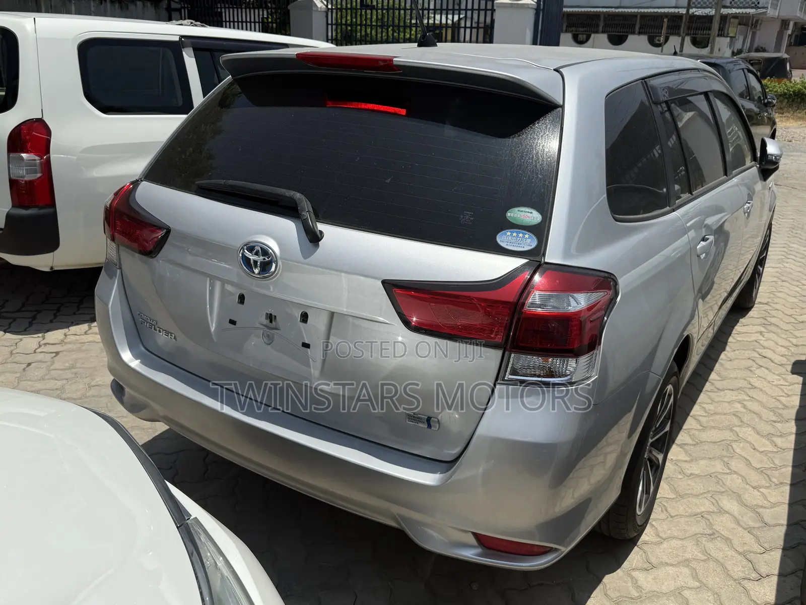 Toyota Corolla Fielder 1.5 Hybrid FWD 2019 Silver