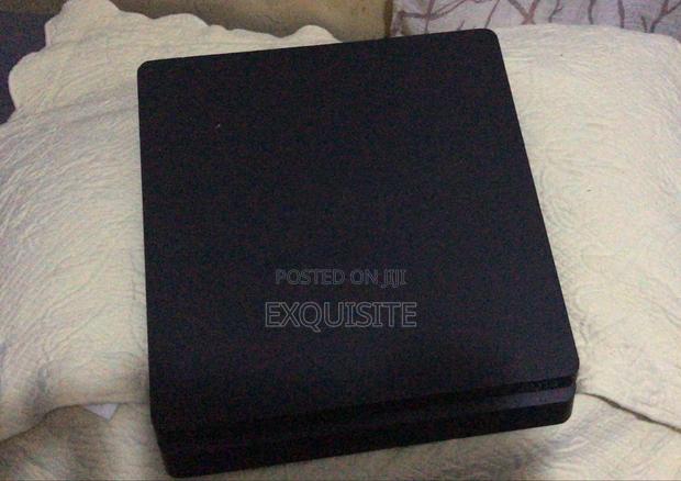 Playstation 4 Slim [Guaranteed Top Quality] - thumbnail 4
